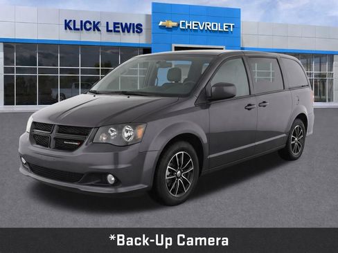 Used 2018 Dodge Grand Caravan SE FWD image 3