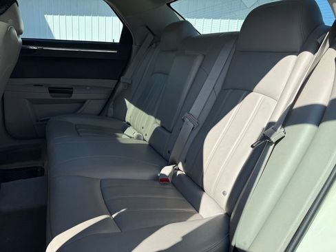Used 2006 Chrysler 300 C w/ Sound Group II image 15