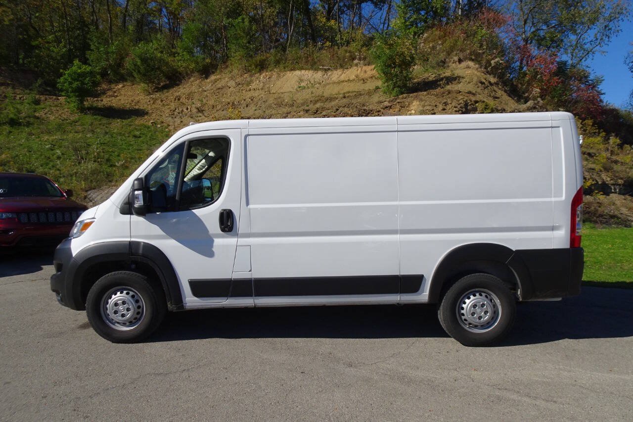Used 2025 RAM ProMaster 2500 w/ U-Haul Equipment Group FWD image 1