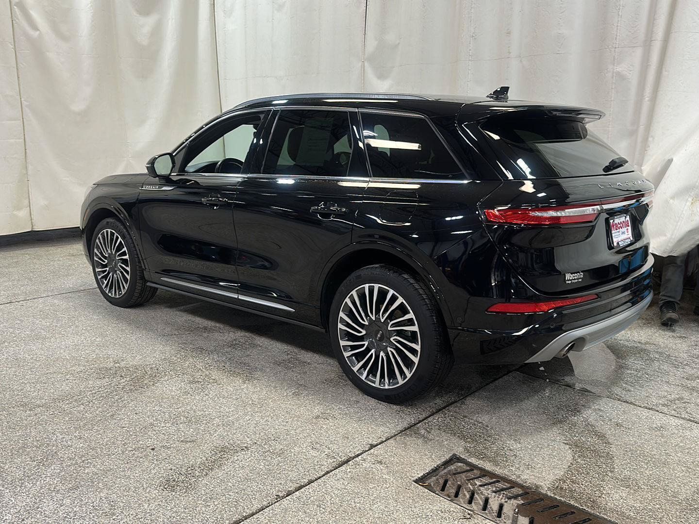 Used 2020 Lincoln Corsair Reserve w/ Equipment Group 201A AWD/4WD image 3