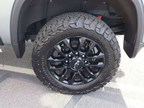 Used 2025 Chevrolet Silverado 2500 LT w/ Trail Boss Package image 40