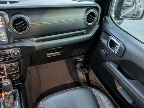 Used 2023 Jeep Wrangler Altitude image 17