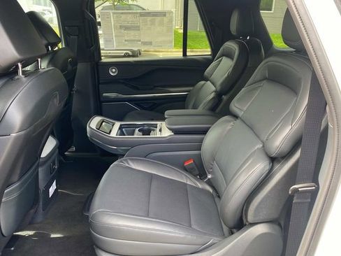 New 2026 Lincoln Navigator L Reserve AWD/4WD image 7