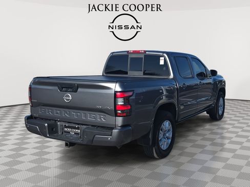 Used 2022 Nissan Frontier SV image 5