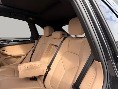 Used 2021 Porsche Macan S image 22
