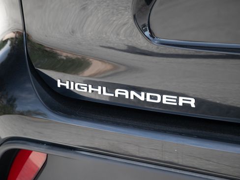 Used 2021 Toyota Highlander XSE image 12