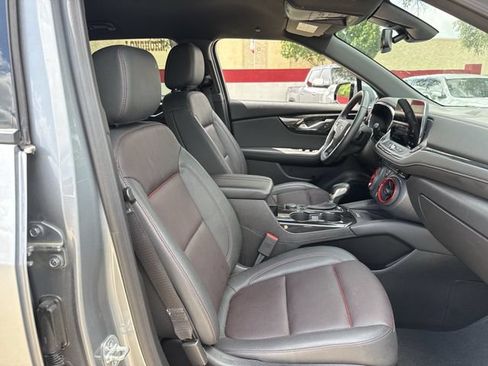 Used 2025 Chevrolet Blazer RS FWD image 31