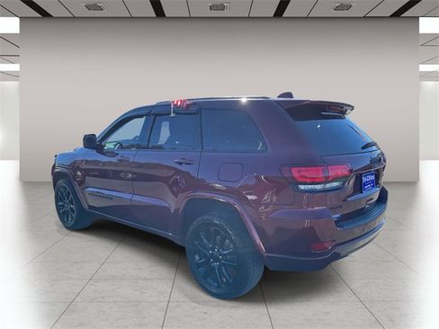 Used 2020 Jeep Grand Cherokee Altitude image 5