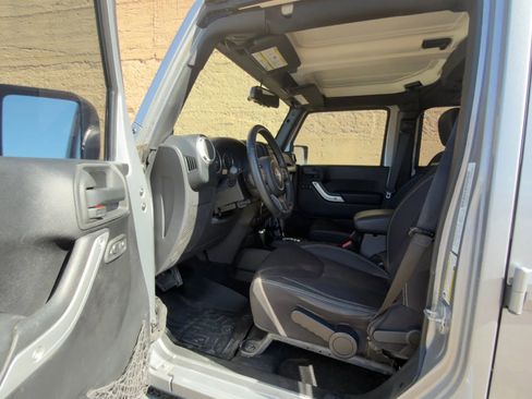 Used 2014 Jeep Wrangler Unlimited Sahara w/ Max Tow Package image 16