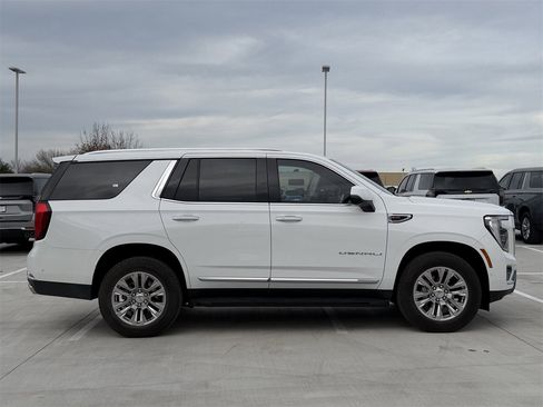 Certified 2025 GMC Yukon Denali image 3