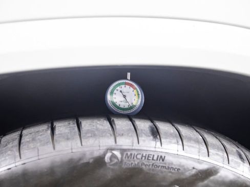 Used 2025 BMW X4 M w/ Executive Package image 45