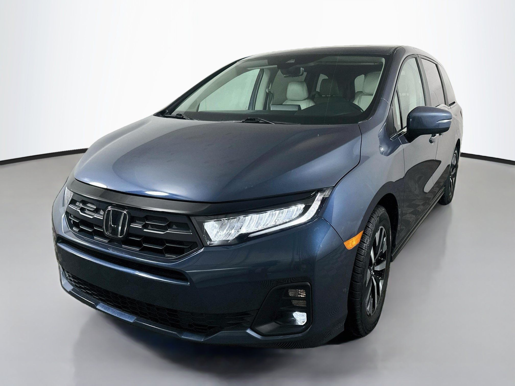 Used 2025 Honda Odyssey EX-L image 3