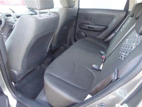 Used 2010 Kia Soul + image 16