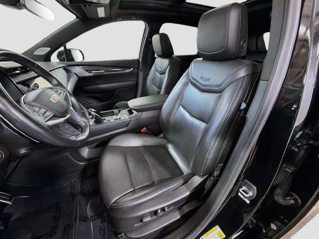 Used 2023 Cadillac XT5 Sportv w/ LPO, Floor Liner Package AWD/4WD image 23