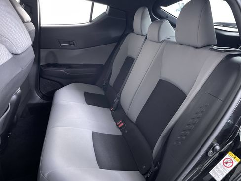 Used 2019 Toyota C-HR XLE FWD image 19