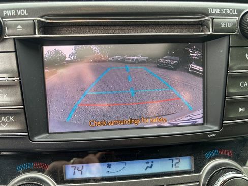 Used 2013 Toyota RAV4 Limited AWD/4WD image 18