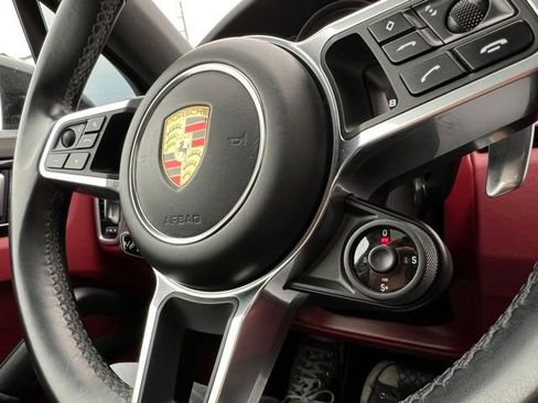 Used 2023 Porsche Cayenne Platinum Edition image 29