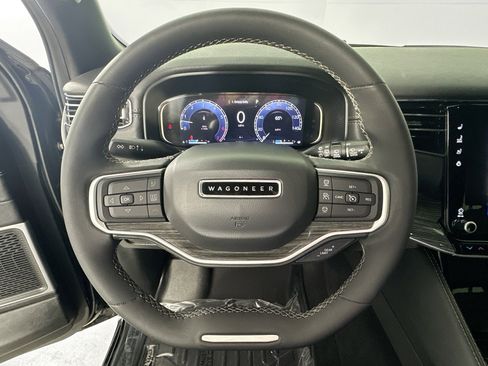 Used 2022 Jeep Wagoneer Series III image 11