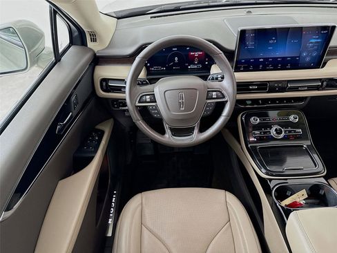 Used 2023 Lincoln Nautilus Reserve image 22