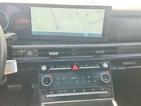Used 2025 Hyundai Santa Fe Calligraphy FWD image 18