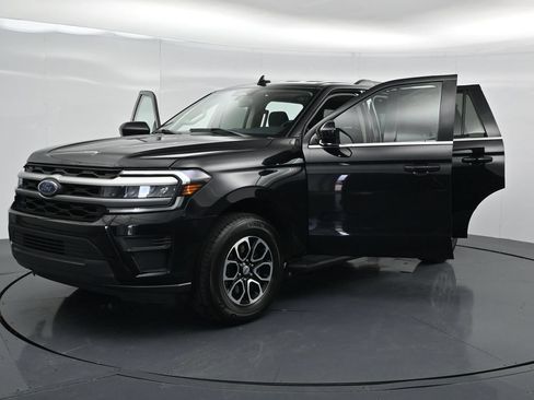 Used 2024 Ford Expedition XLT RWD image 7