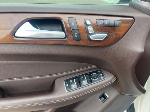 Used 2018 Mercedes-Benz GLS 450 4MATIC image 25