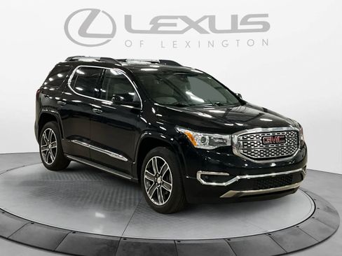 Used 2019 GMC Acadia Denali w/ Technology Package FWD image 7