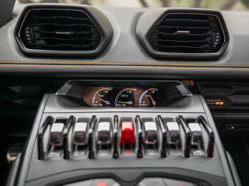 Used 2015 Lamborghini Huracan LP 610-4 image 15