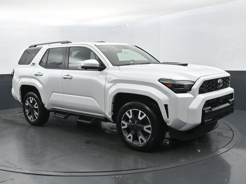 Used 2025 Toyota 4Runner TRD Sport Premium AWD/4WD image 7