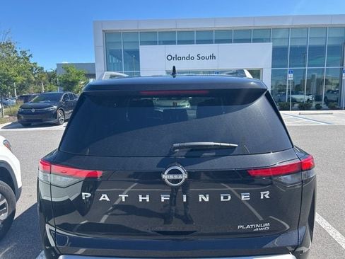 Used 2022 Nissan Pathfinder Platinum w/ Cargo Package image 6