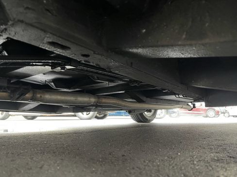 Used 2019 Chrysler Pacifica Touring-L image 39