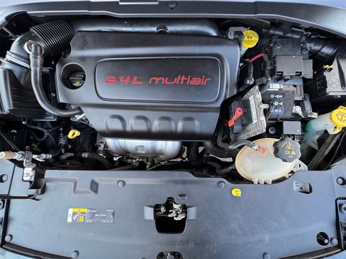 Used 2018 Jeep Compass Limited image 9