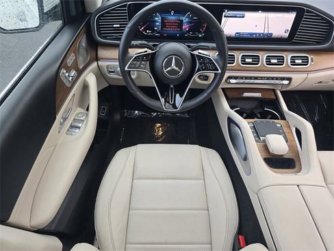 Used 2024 Mercedes-Benz GLE 450 4MATIC image 7