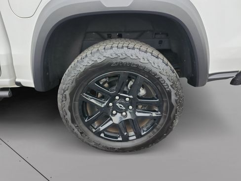 Used 2025 Chevrolet Colorado Trail Boss AWD/4WD image 15
