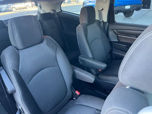 Used 2017 Chevrolet Traverse LT image 18