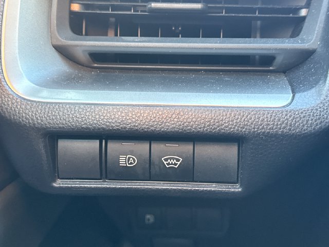 Used 2024 Toyota Prius LE FWD image 28