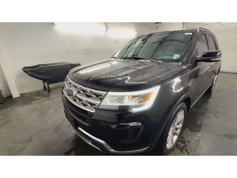 Used 2018 Ford Explorer Limited w/ Equipment Group 301A image 4