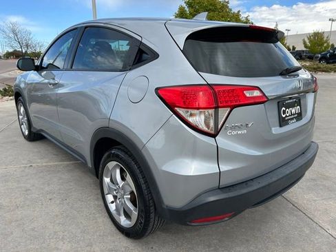 Used 2022 Honda HR-V LX image 3