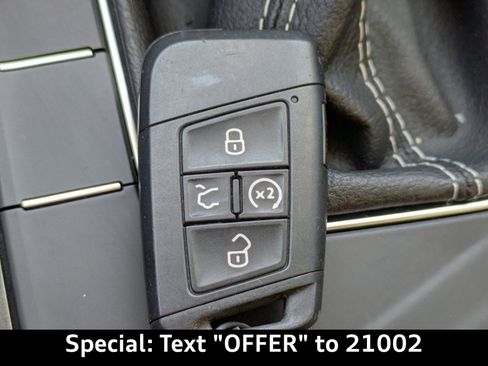 Used 2022 Volkswagen Tiguan SE w/ Panoramic Sunroof Package image 35