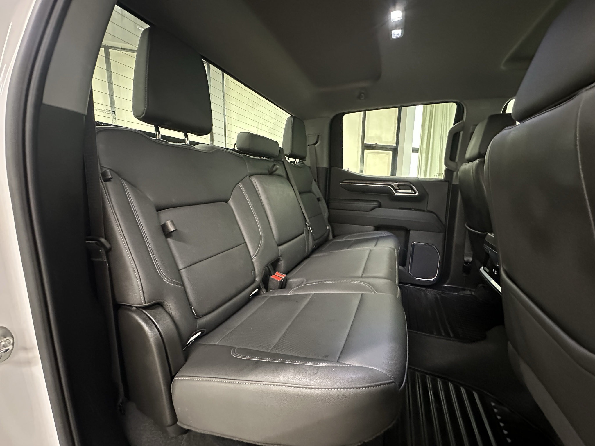 Used 2024 Chevrolet Silverado 1500 LTZ AWD/4WD image 17