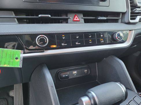 Certified 2024 Kia Sportage LX FWD image 22
