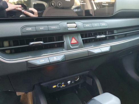 New 2025 Kia K4 EX FWD image 19
