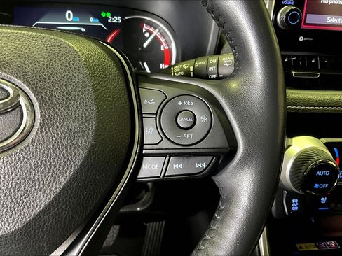 Used 2022 Toyota RAV4 Limited image 12