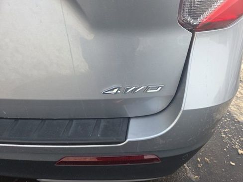 Used 2022 Ford Explorer XLT w/ Equipment Group 202A image 8