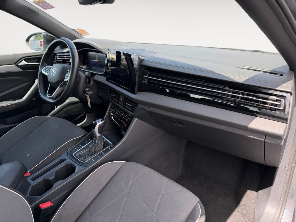 Used 2025 Volkswagen Jetta Sport FWD image 26