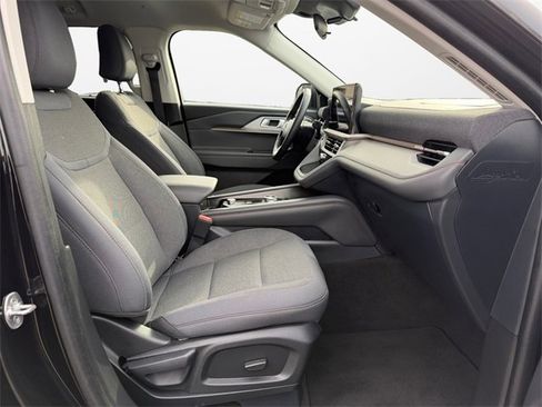 Used 2025 Ford Explorer Active image 15