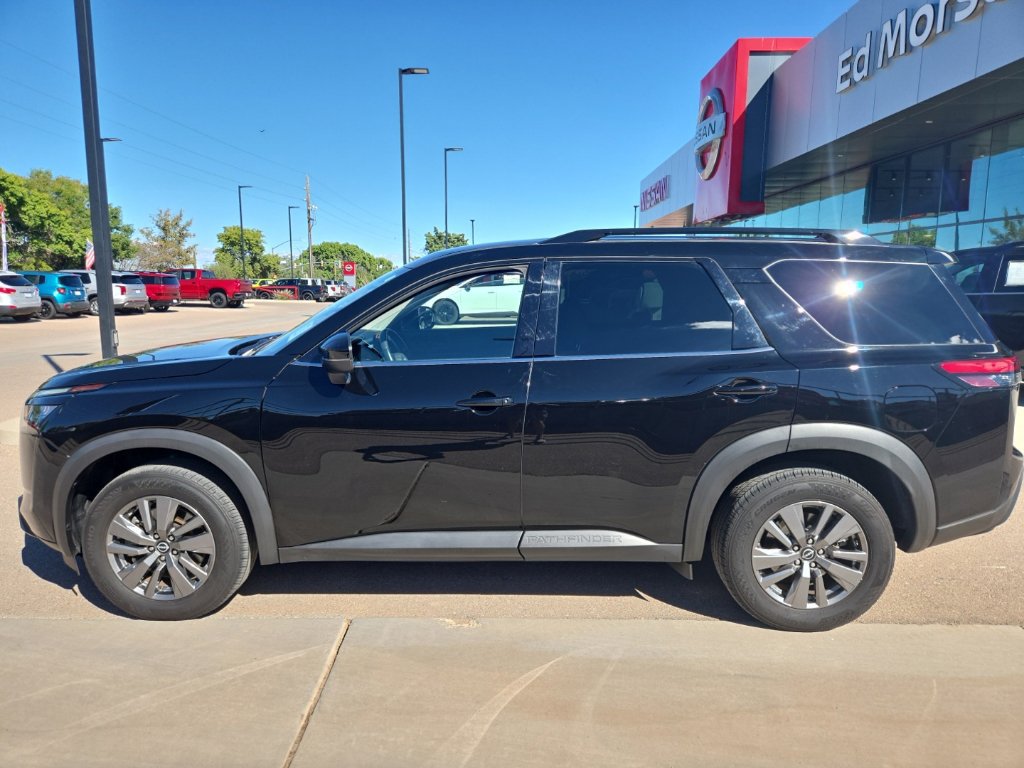 Used 2024 Nissan Pathfinder SV FWD image 8