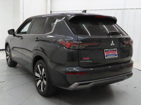 New 2026 Mitsubishi Outlander SE image 5
