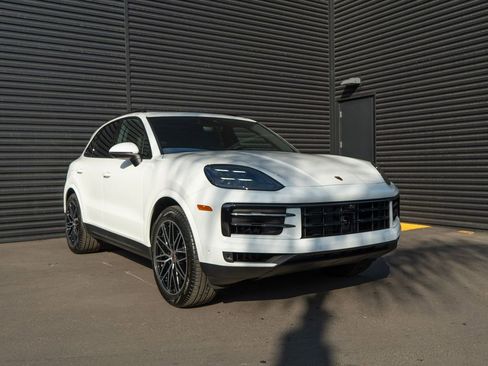 New 2025 Porsche Cayenne image 7