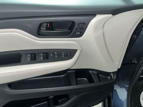 Used 2025 Honda Odyssey EX-L image 13